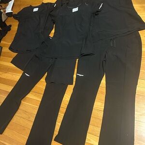 Three sets of Scrubs (Women) Black 
Size xs/small